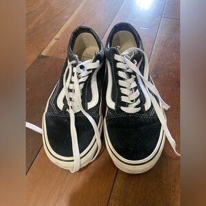 Black vans